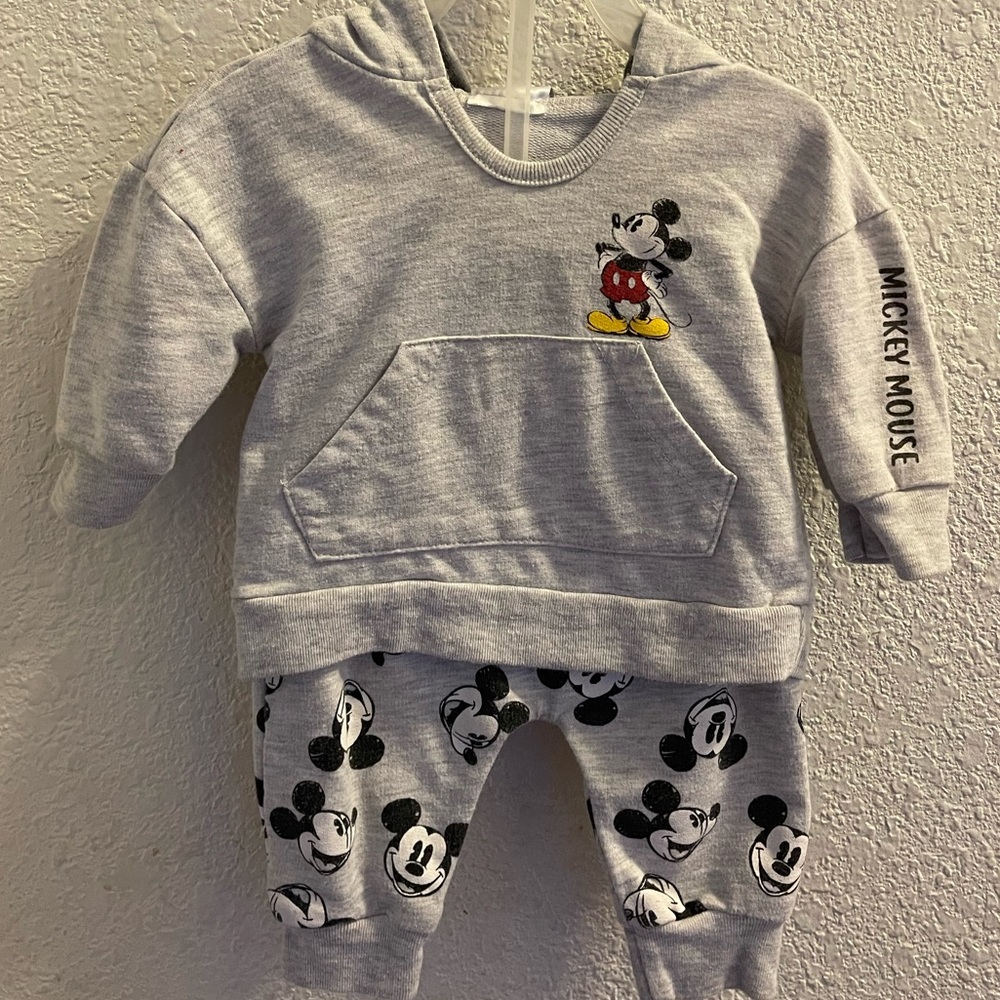 Mickey Mouse outfit 3-6 months